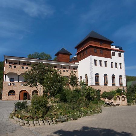 Hotel Vinar - Bed & Breakfast Kurdějov Dış mekan fotoğraf