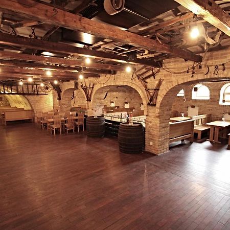 Hotel Vinar - Bed & Breakfast Kurdějov Dış mekan fotoğraf