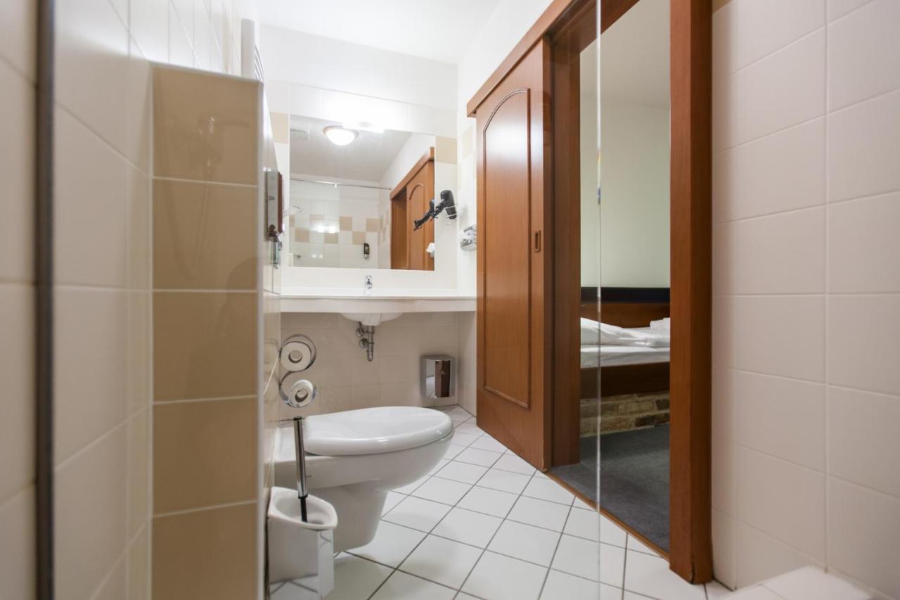 Hotel Vinar - Bed & Breakfast Kurdějov Dış mekan fotoğraf