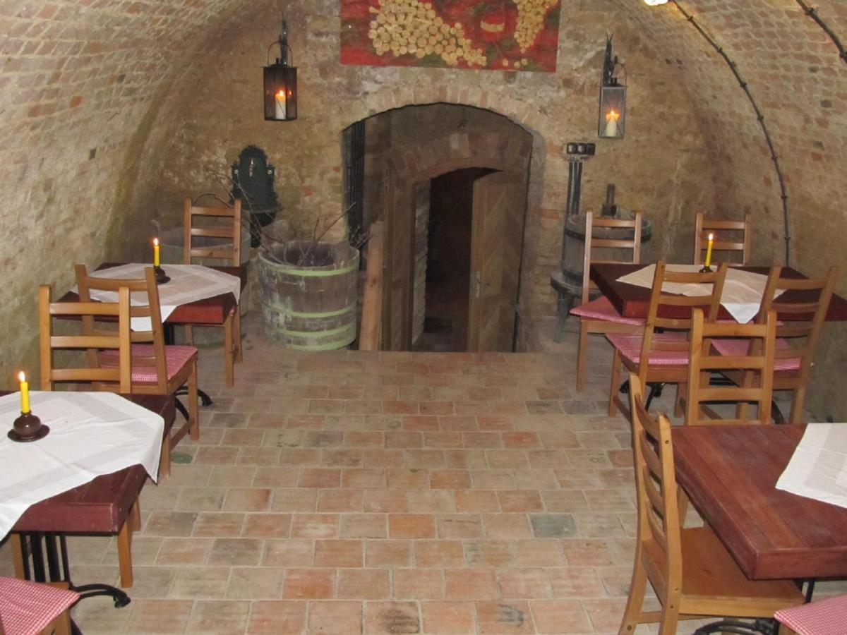 Hotel Vinar - Bed & Breakfast Kurdějov Dış mekan fotoğraf