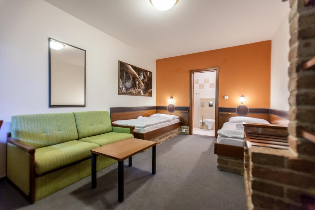 Hotel Vinar - Bed & Breakfast Kurdějov Dış mekan fotoğraf
