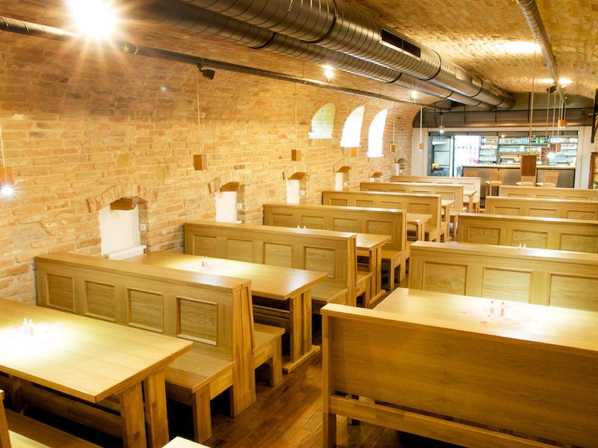 Hotel Vinar - Bed & Breakfast Kurdějov Dış mekan fotoğraf