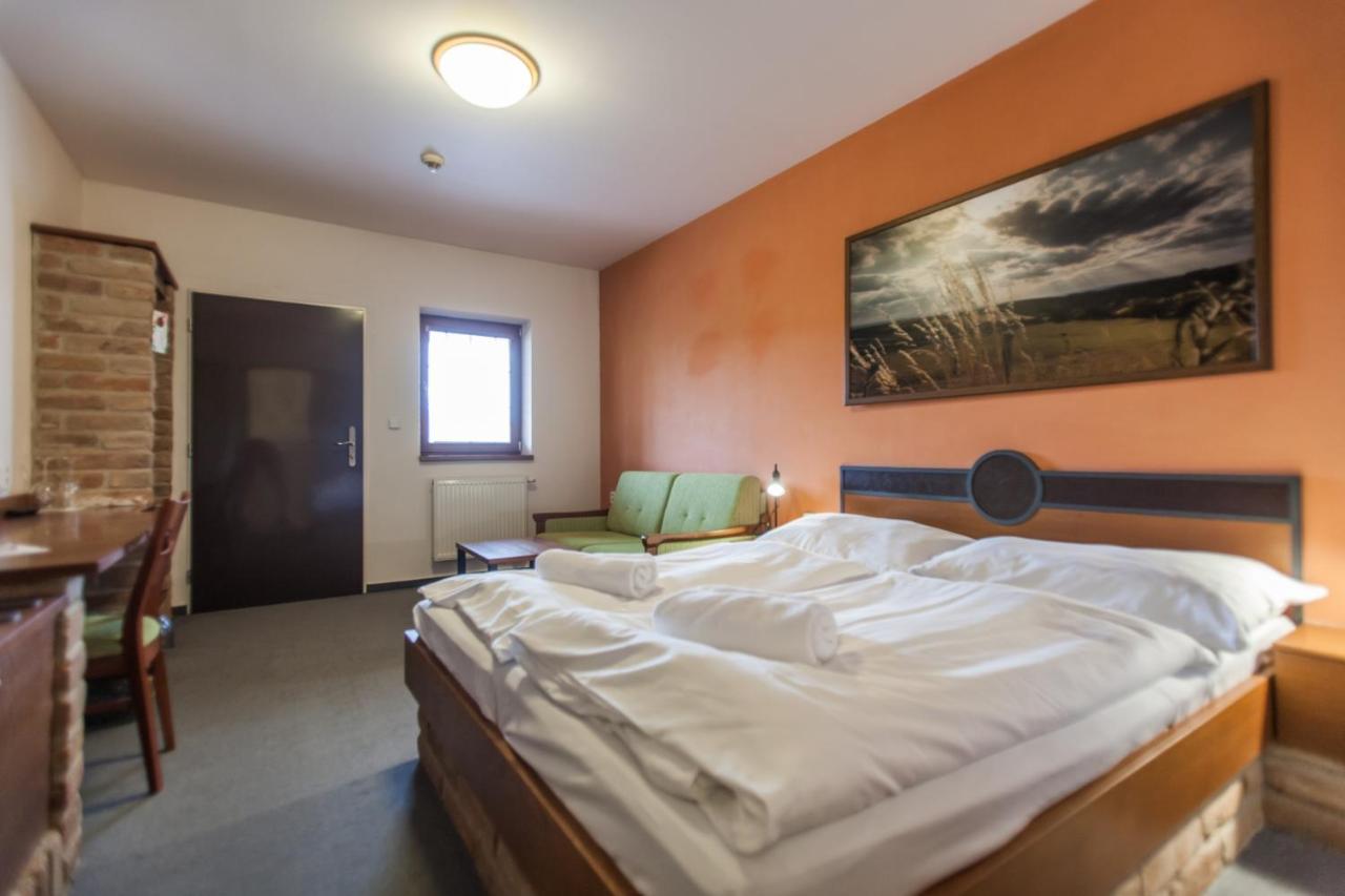 Hotel Vinar - Bed & Breakfast Kurdějov Dış mekan fotoğraf