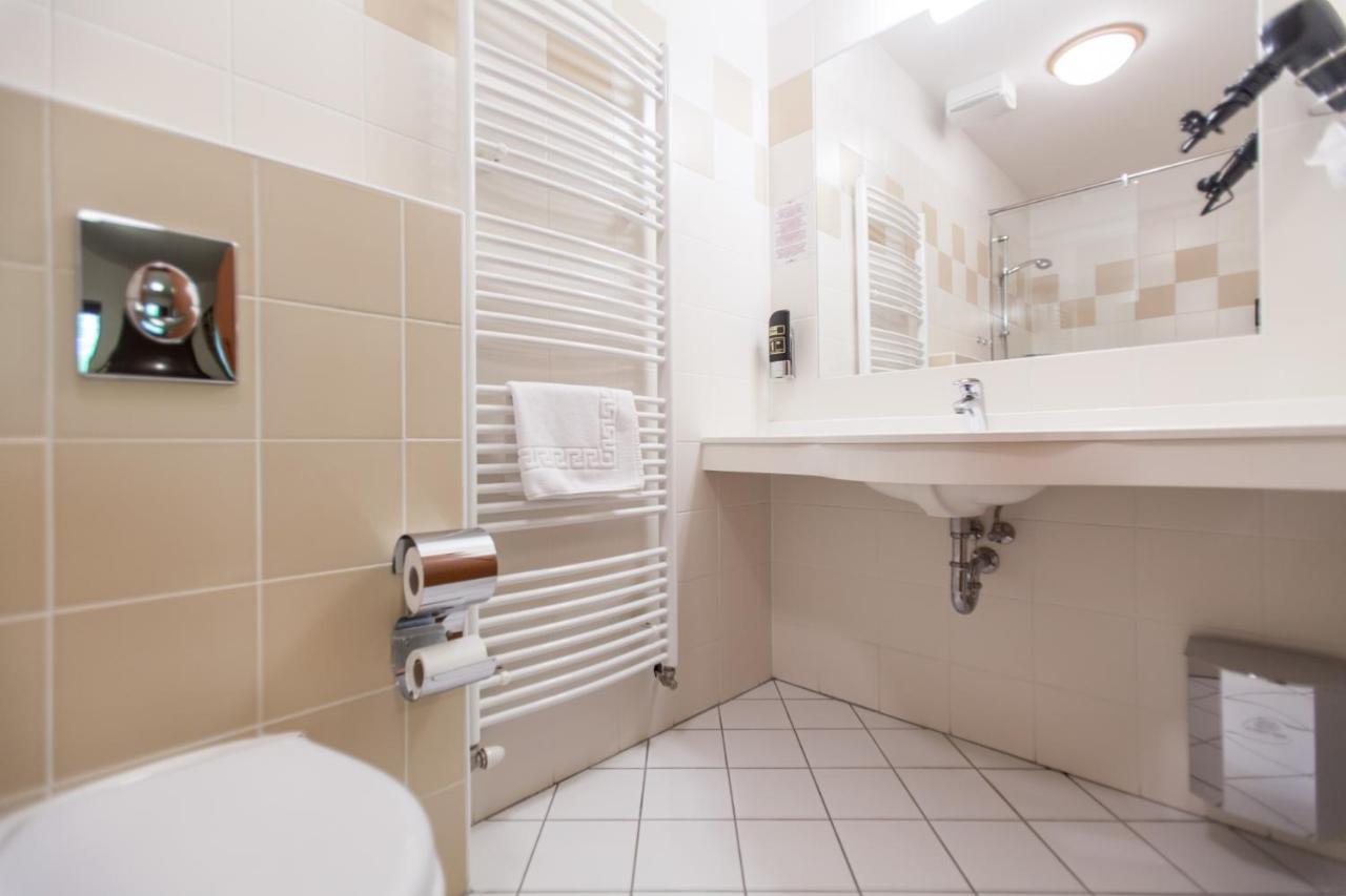 Hotel Vinar - Bed & Breakfast Kurdějov Dış mekan fotoğraf