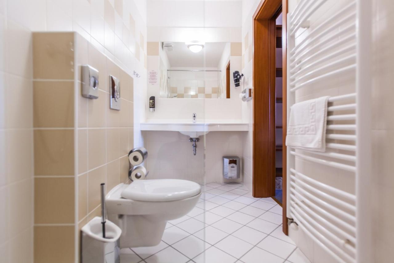 Hotel Vinar - Bed & Breakfast Kurdějov Dış mekan fotoğraf